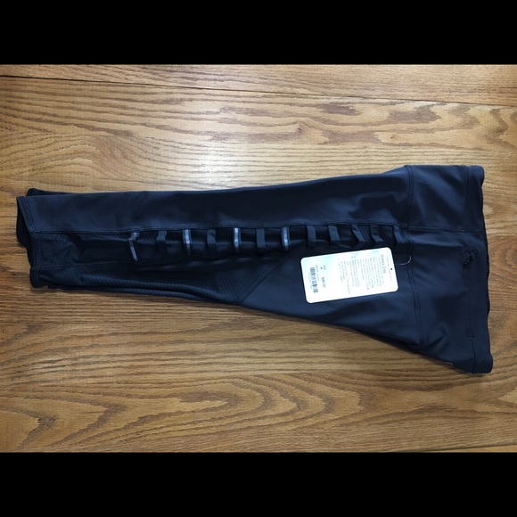 Lululemon Breezy Crop Black - Picture 1 of 4
